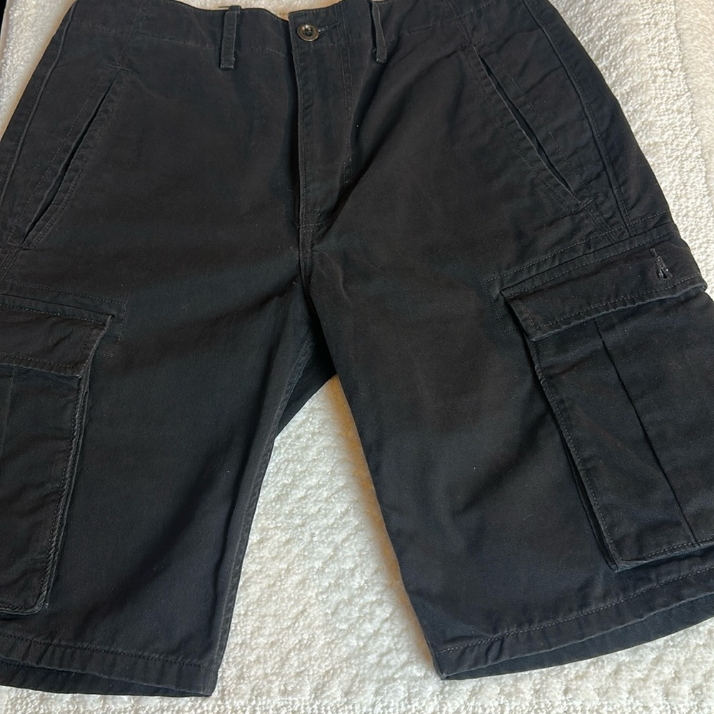 LEVI Strauss & CO. Black Cargo Shorts
Size 29